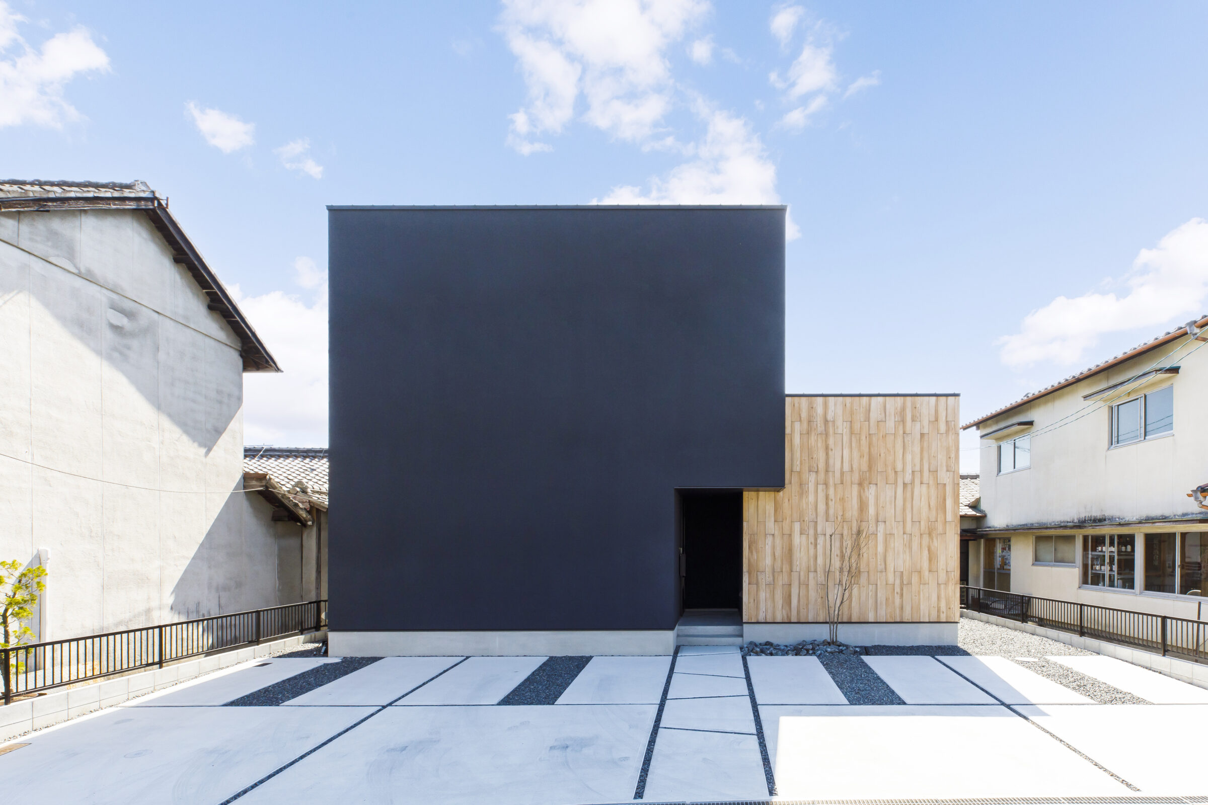                      メリットとデメリット